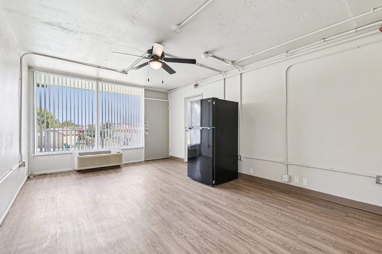 Oaks35 - Photo 5 of 40