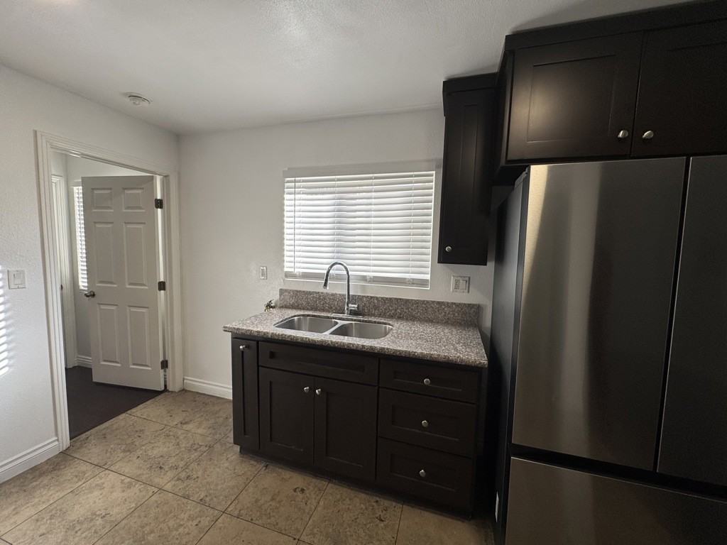 847 W Gage Ave #1 - Photo 4 of 23