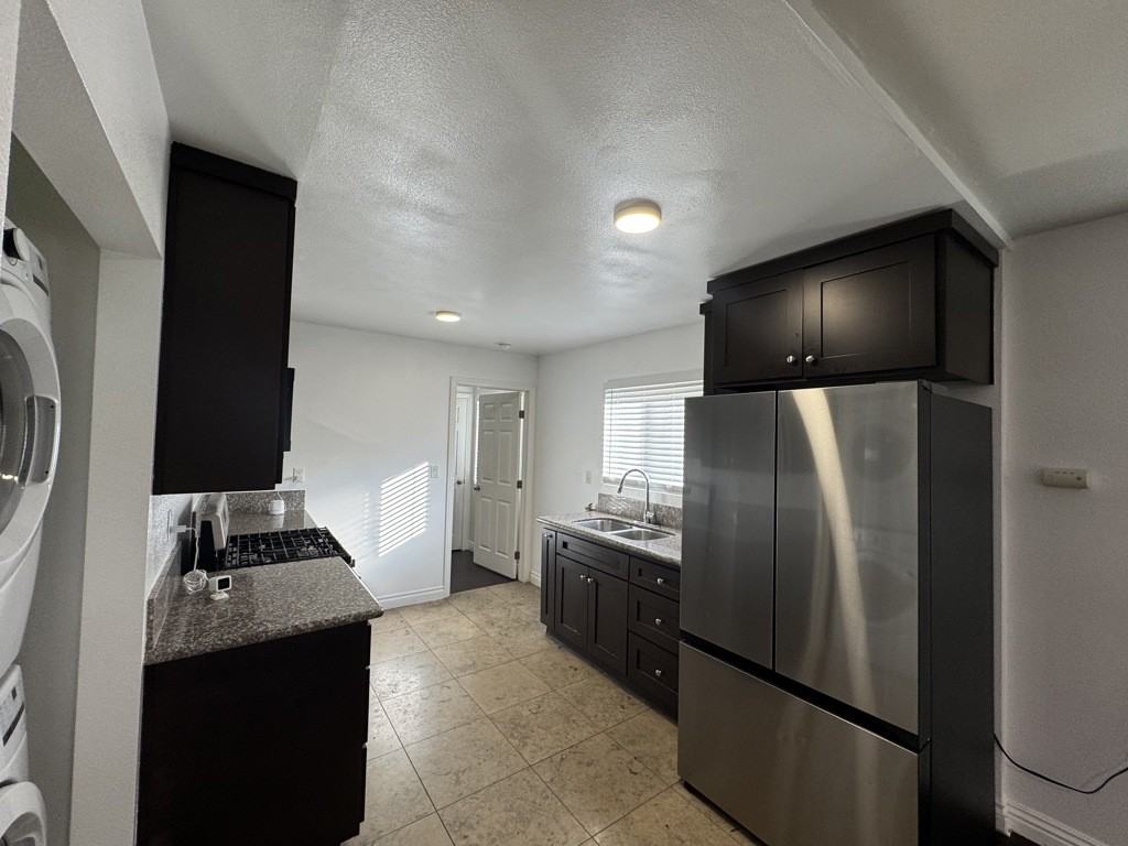 847 W Gage Ave #1 - Photo 5 of 23