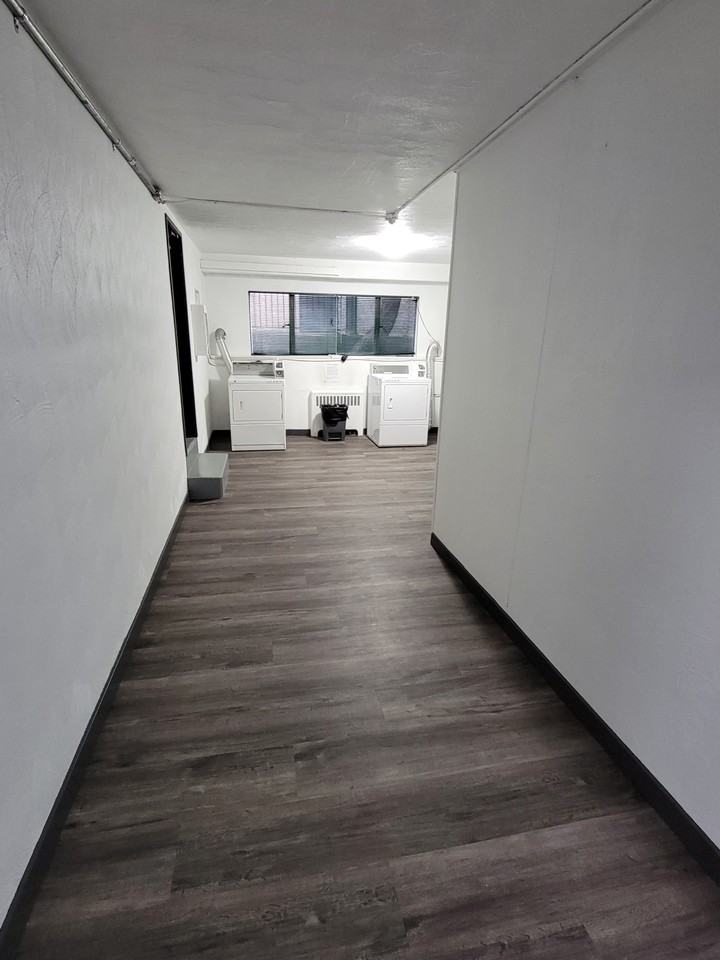 Prince Charles Apartments - Photo 7 of 10