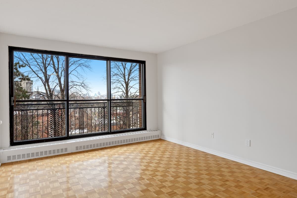 Le Paris Apartments - Photo 6 of 12