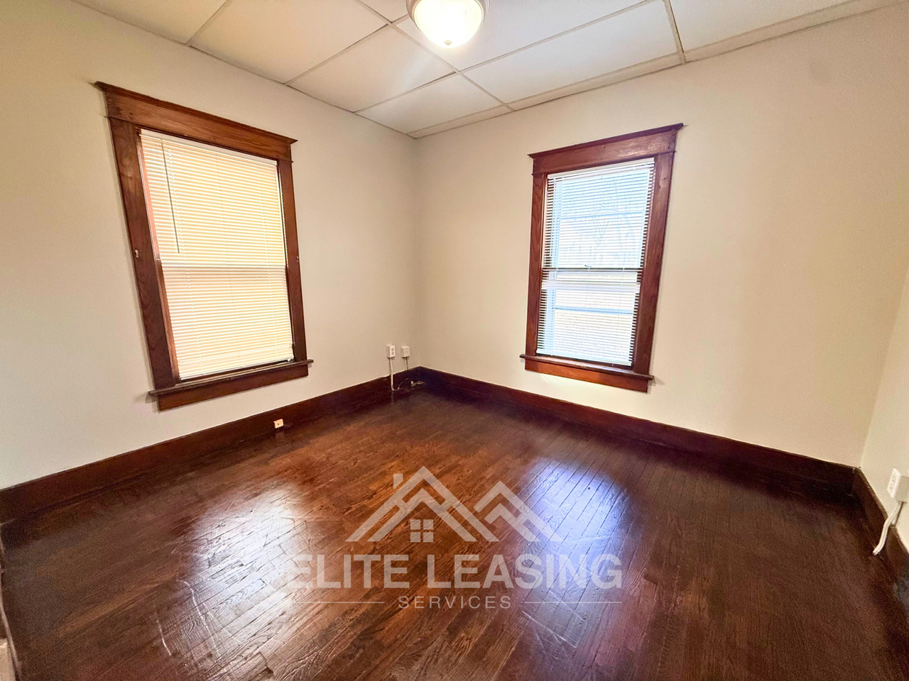 919 Sw 4th St - Photo 5 of 10