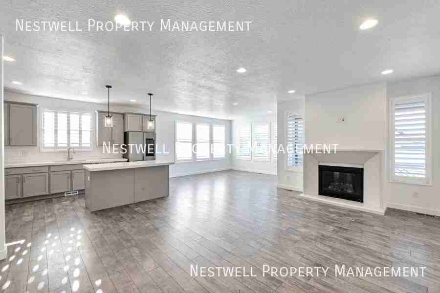 1943 N Ostler Peak Rd - Photo 5 of 29