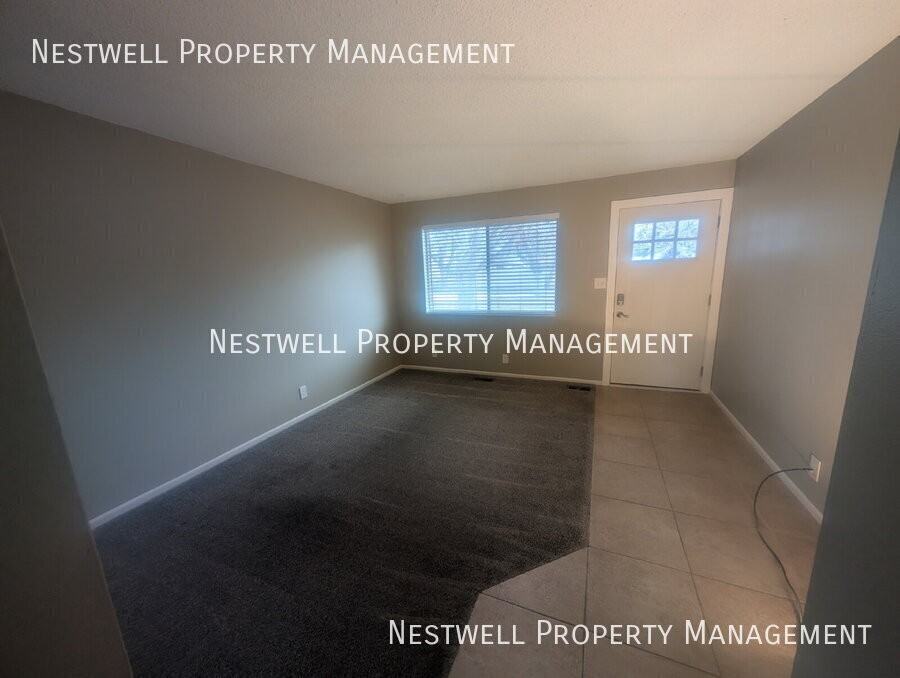 2719 S Downs Way - Photo 4 of 15