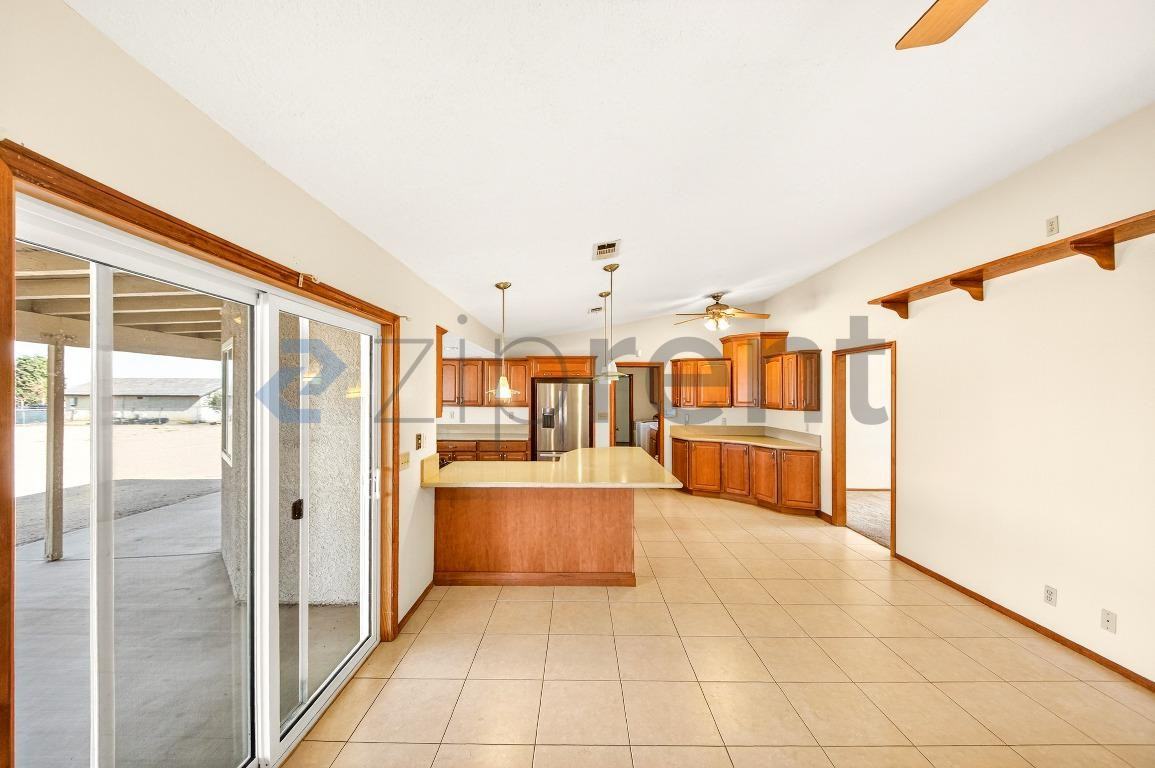 15380 Mission St - Photo 5 of 30