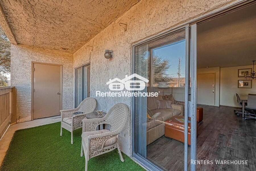 8433 Hearth Dr - Photo 4 of 20