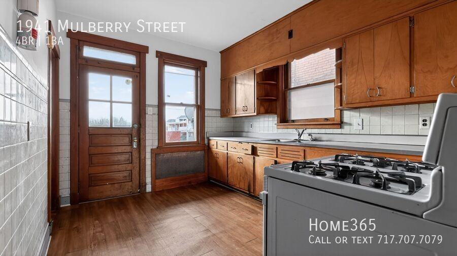 1941 Mulberry St - Photo 3 of 17