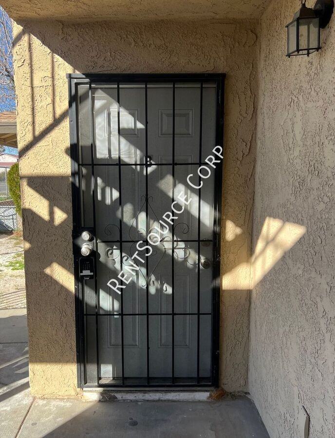 1131 Barstow Rd #B - Photo 2 of 25