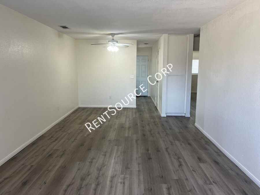 1131 Barstow Rd #B - Photo 4 of 25