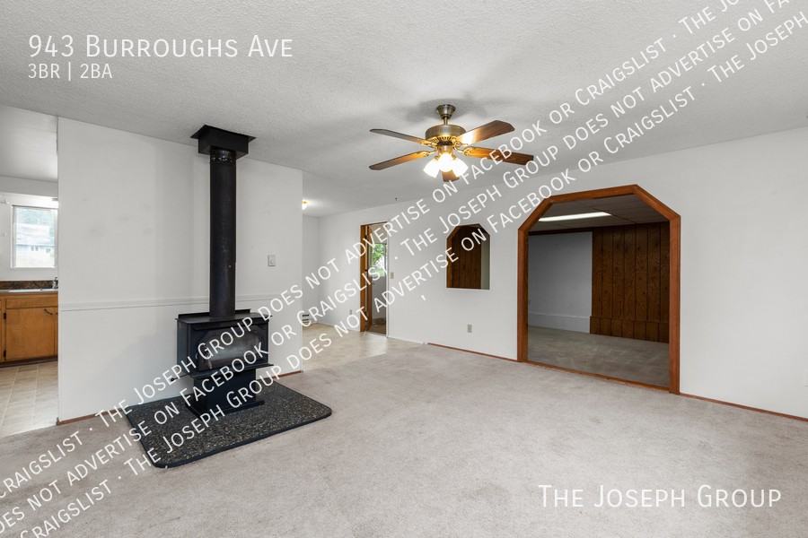 943 Burroughs Ave - Photo 2 of 43