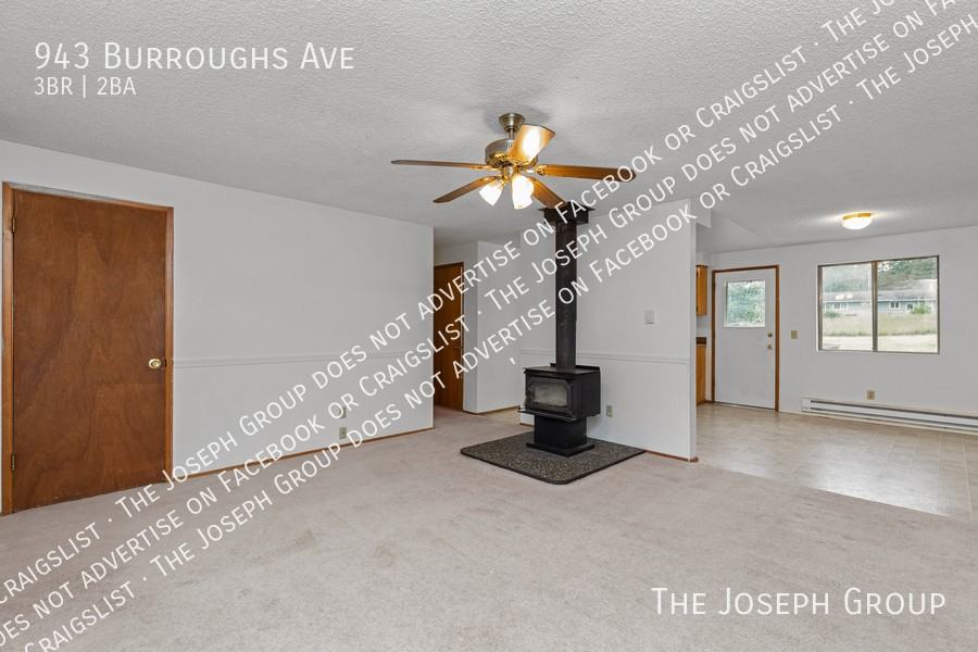 943 Burroughs Ave - Photo 5 of 43