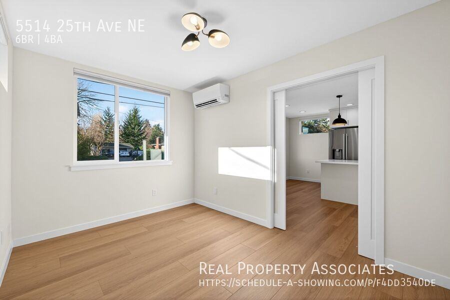 5514 25th Ave Ne - Photo 6 of 26