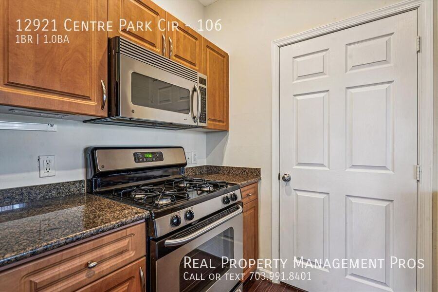 12921 Centre Park Cir #106 - Photo 4 of 50