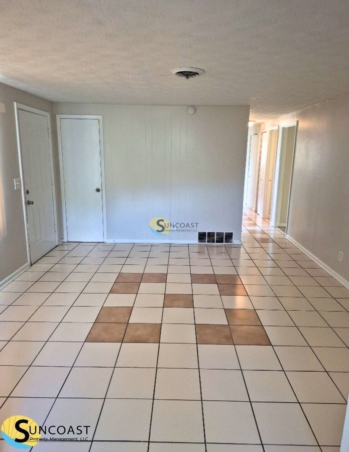 454 Gano Ct - Photo 3 of 23