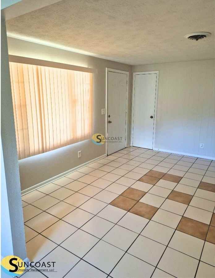 454 Gano Ct - Photo 4 of 23