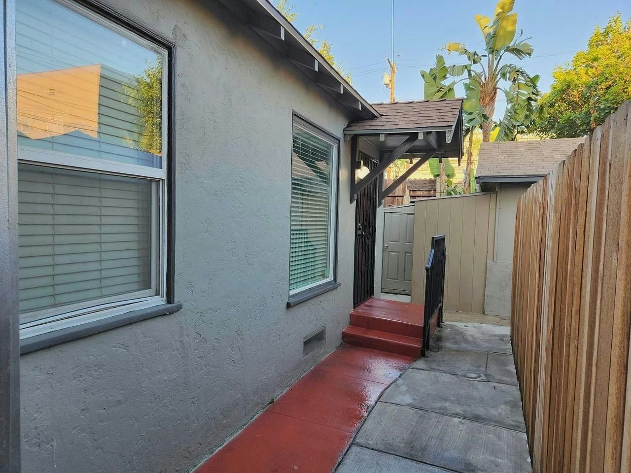 233 West 10th Street - Photo 2 of 10