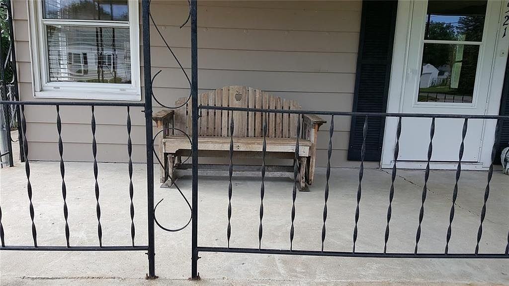 521 Lonsvale Drive - Photo 2 of 17