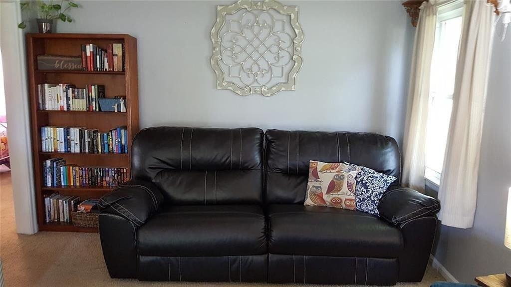 521 Lonsvale Drive - Photo 6 of 17