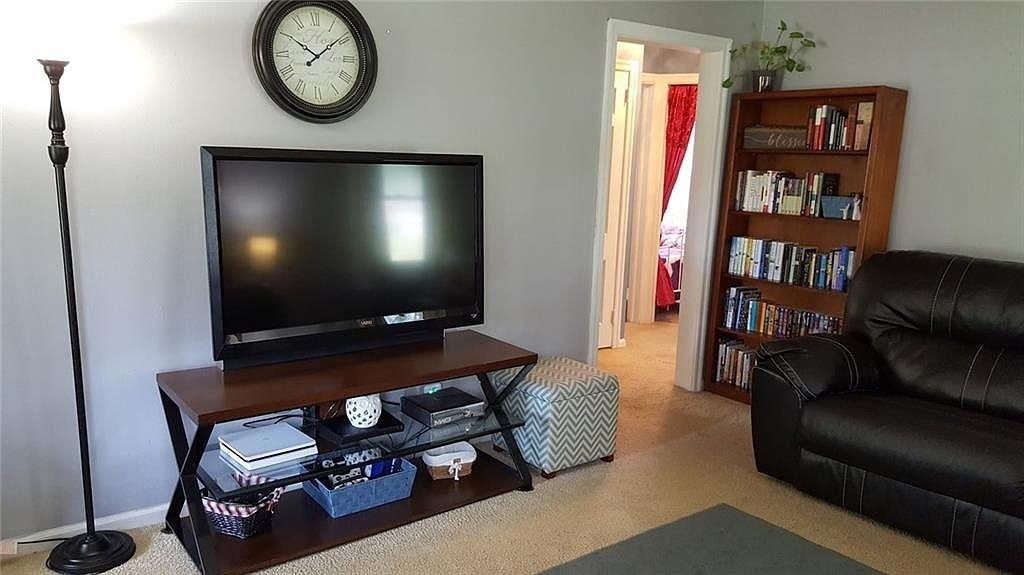 521 Lonsvale Drive - Photo 7 of 17