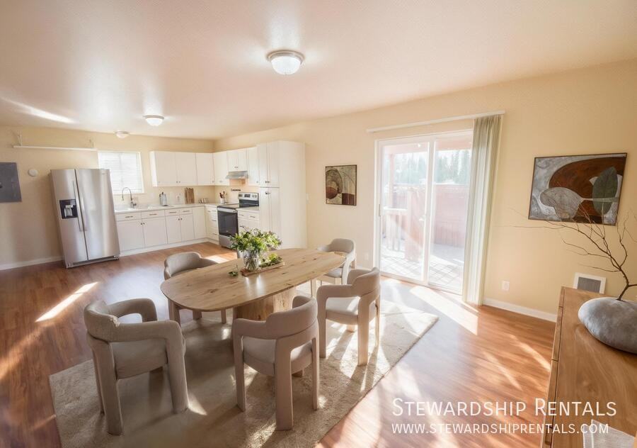 720 Deal St - Photo 2 of 24