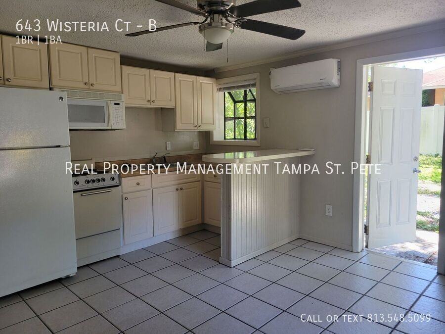 643 Wisteria Ct #B - Photo 3 of 16