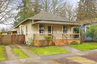 8606 N Gloucester Ave - Photo 1 of 1