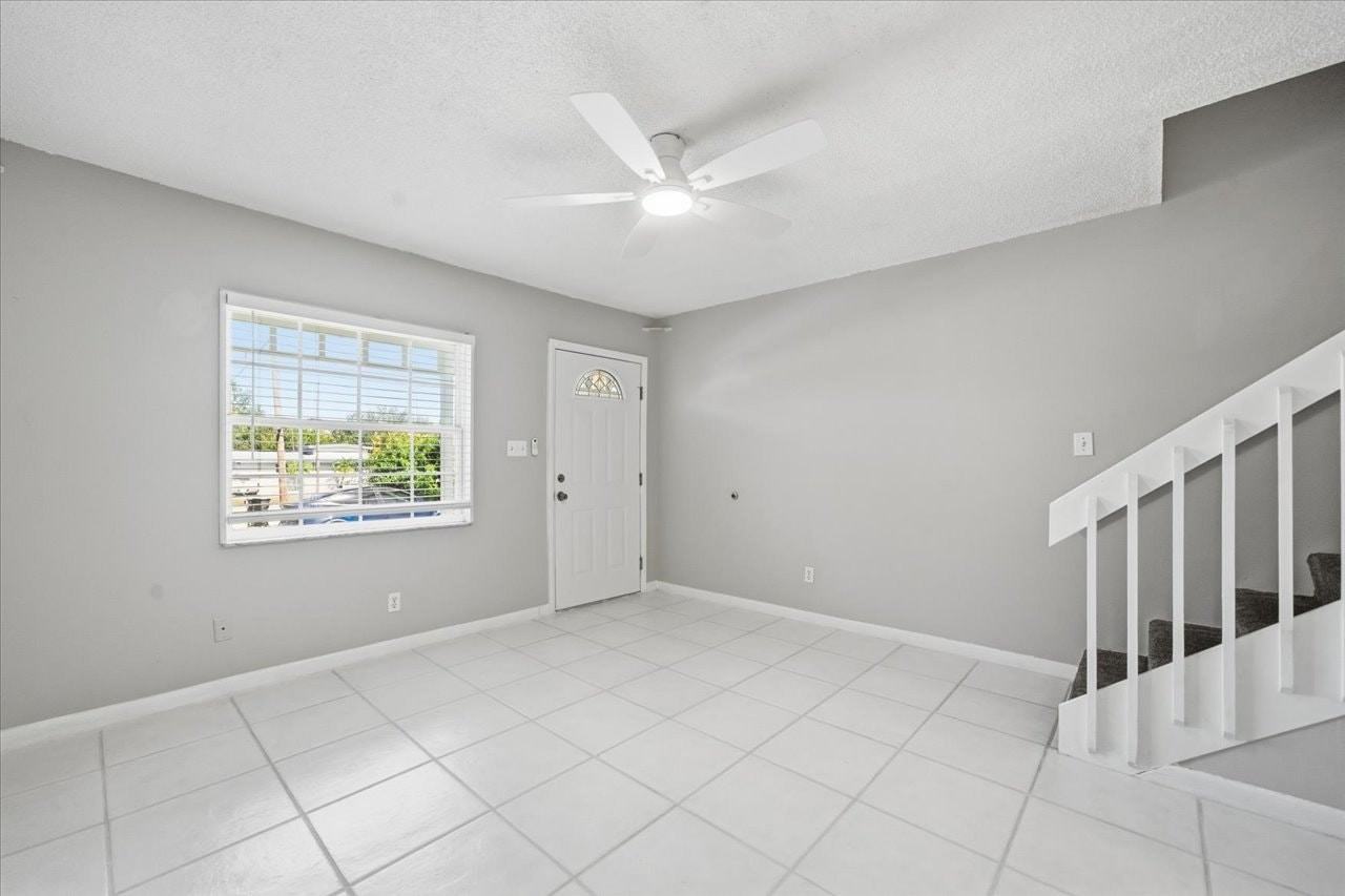 2810 62nd Avenue North - Photo 5 of 28