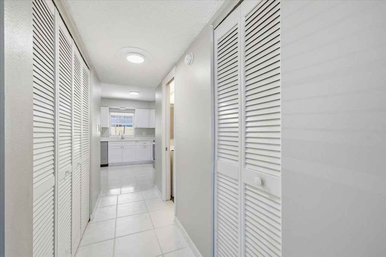 2810 62nd Avenue North - Photo 7 of 28