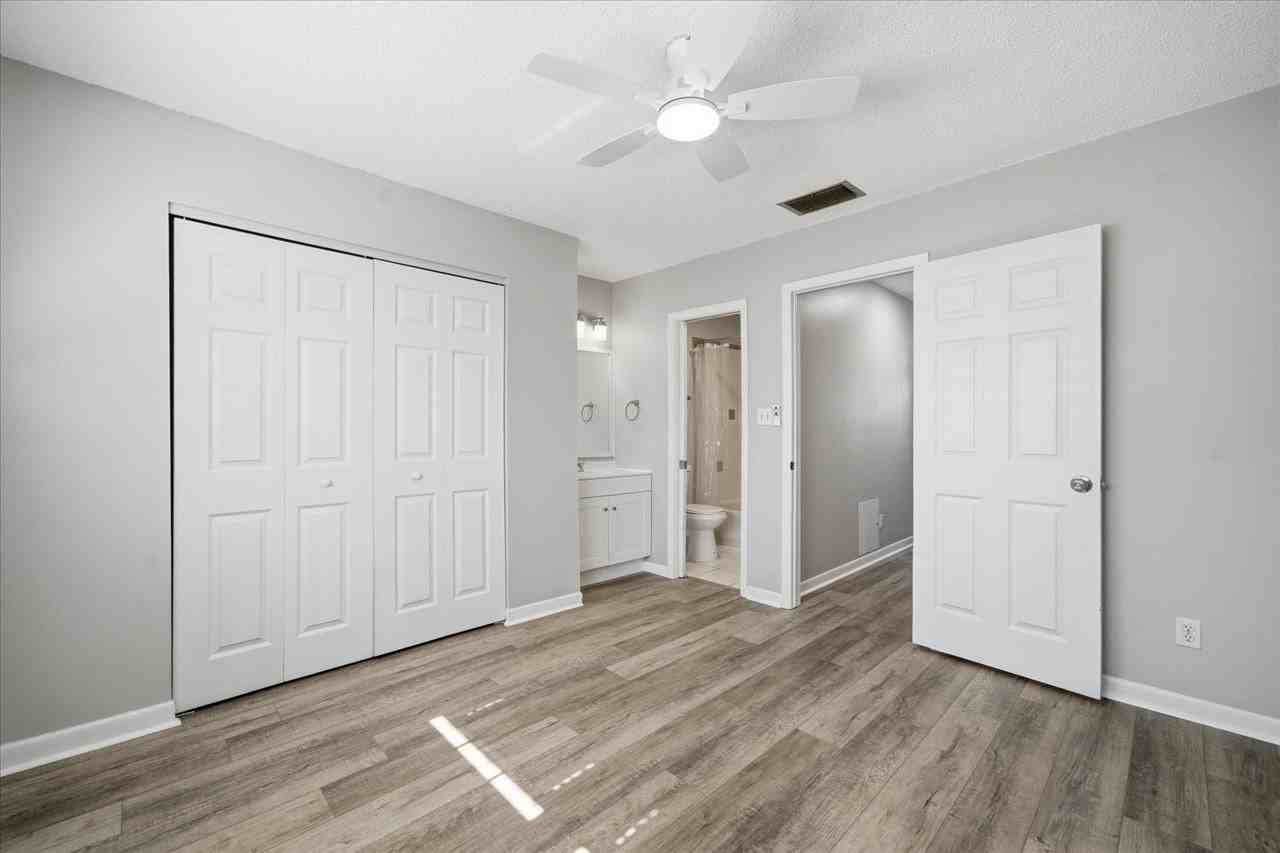 2810 62nd Avenue North - Photo 6 of 15