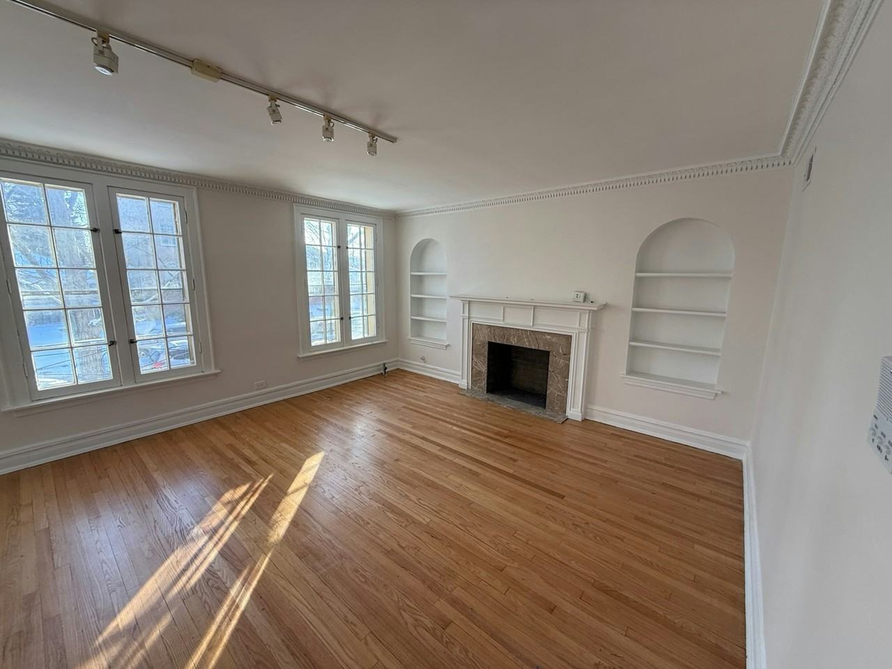 1413 Dobson St, Unit 1 - Photo 3 of 23