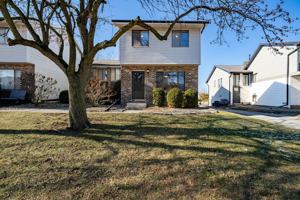 featured image of 107 N Orr Dr