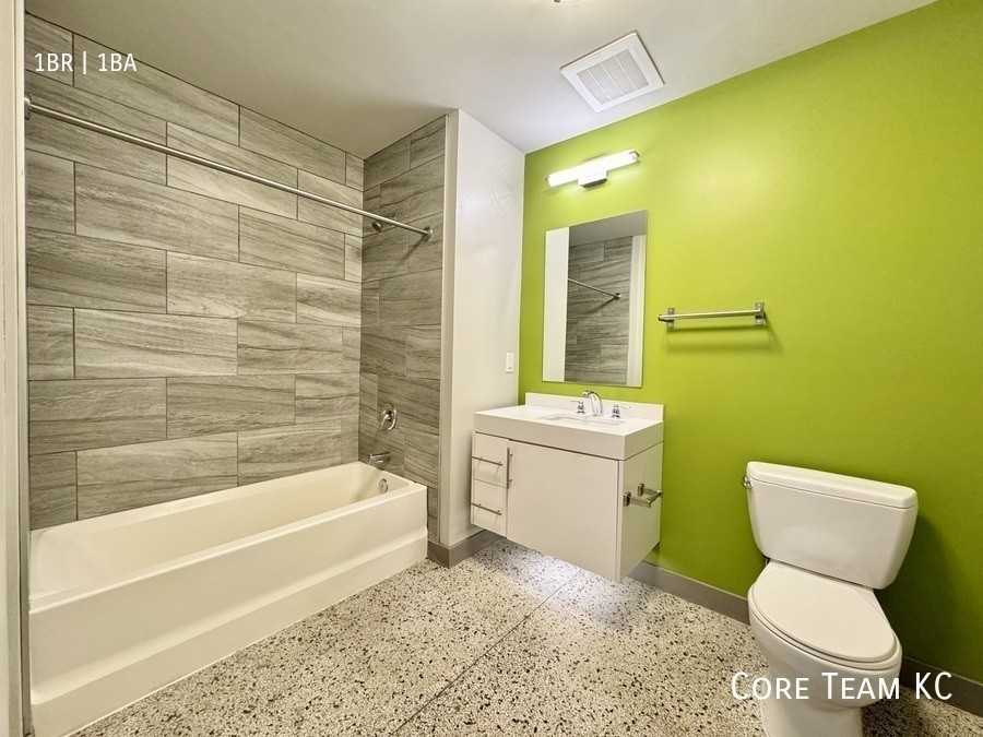 306 E 12th St #212 - Photo 7 of 20