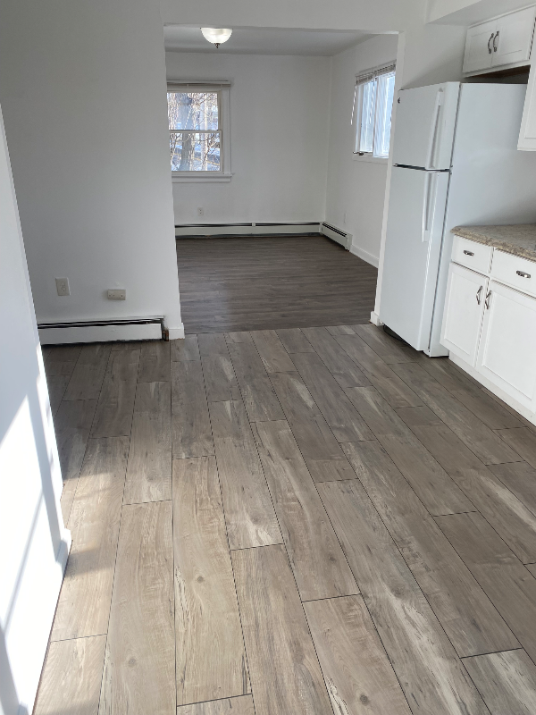 1042 Main St - Photo 3 of 12