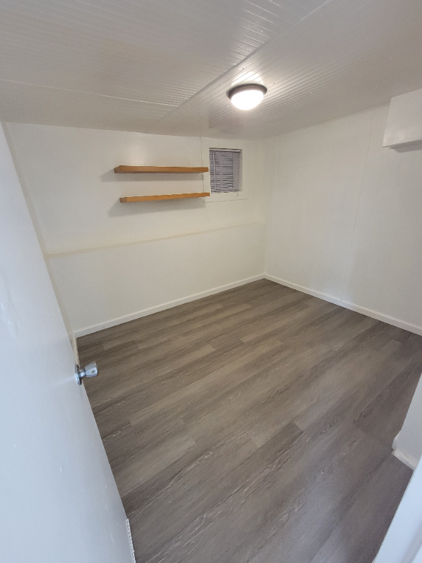 241 Tingley St - Photo 6 of 10