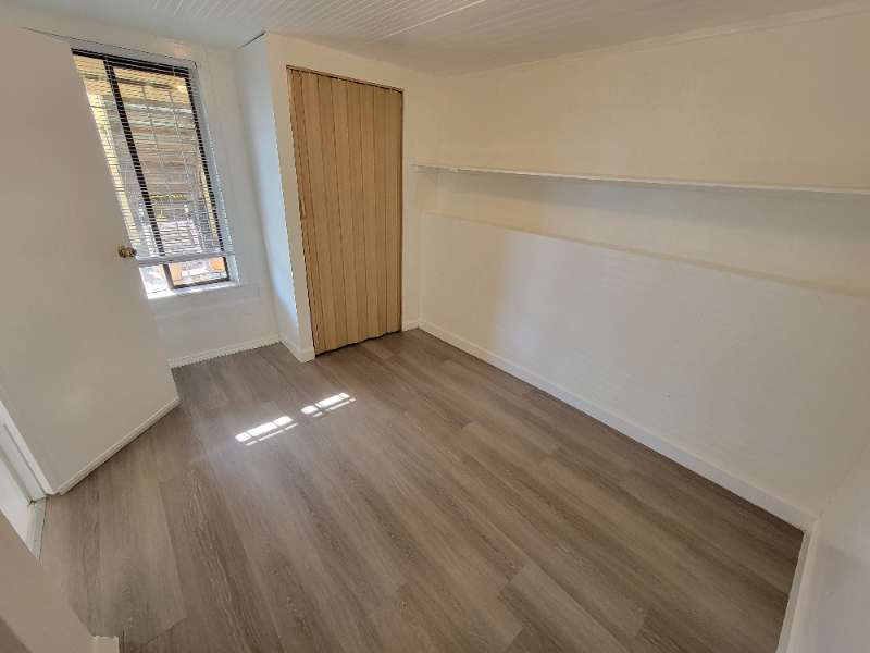 241 Tingley St - Photo 7 of 10