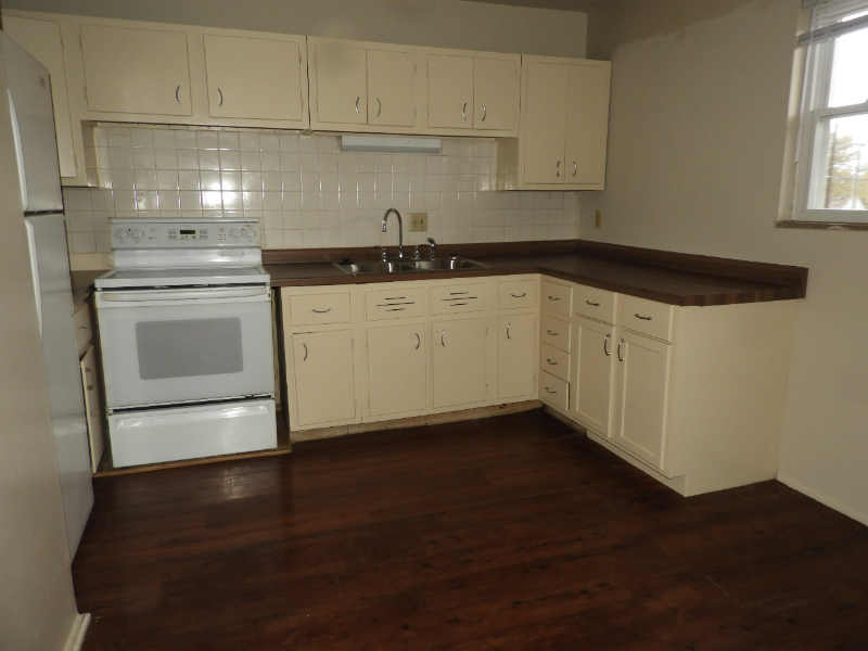 6006 Dickson Rd #4 - Photo 4 of 12