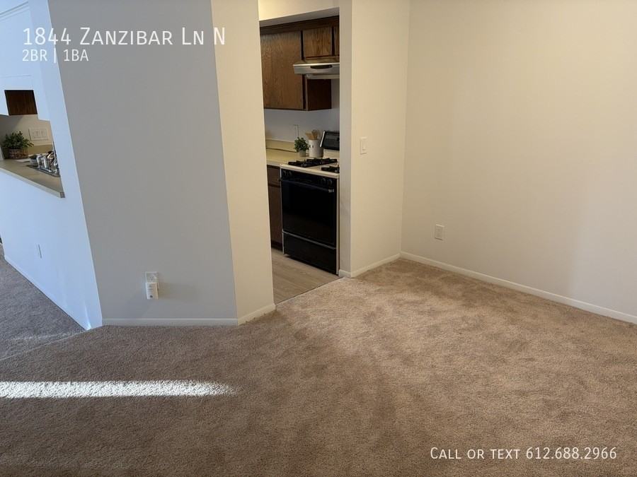 1844 Zanzibar Ln N #COPY - Photo 4 of 14