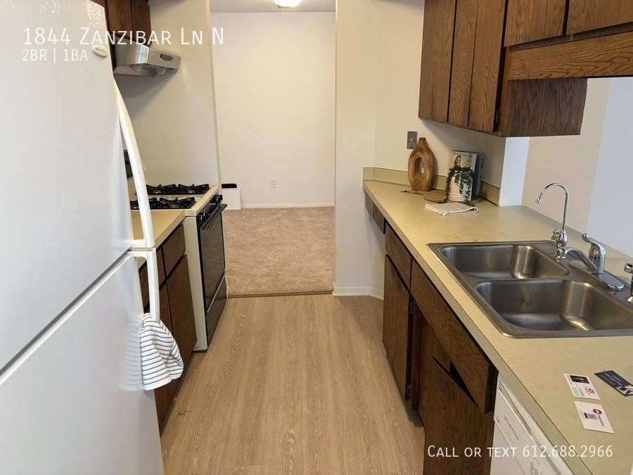 1844 Zanzibar Ln N #COPY - Photo 6 of 14