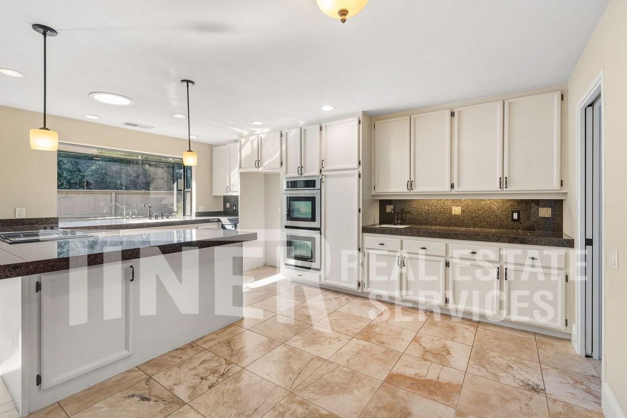 1920 Gold Nugget Pl - Photo 4 of 34