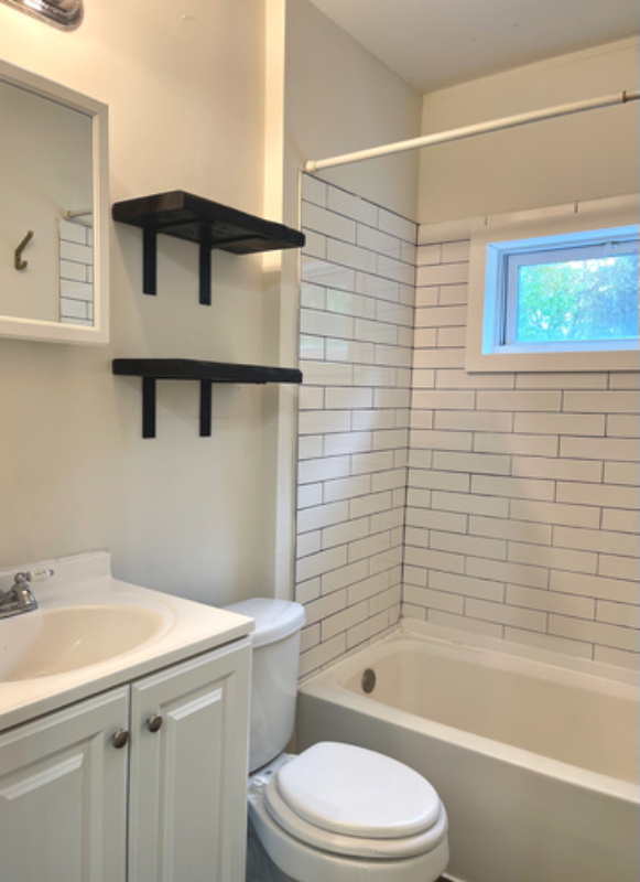 764 S 7th St #1 - Photo 3 of 3