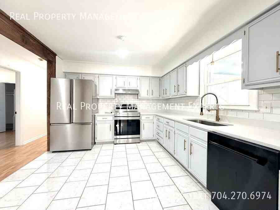 10109 Windrift Rd - Photo 2 of 21