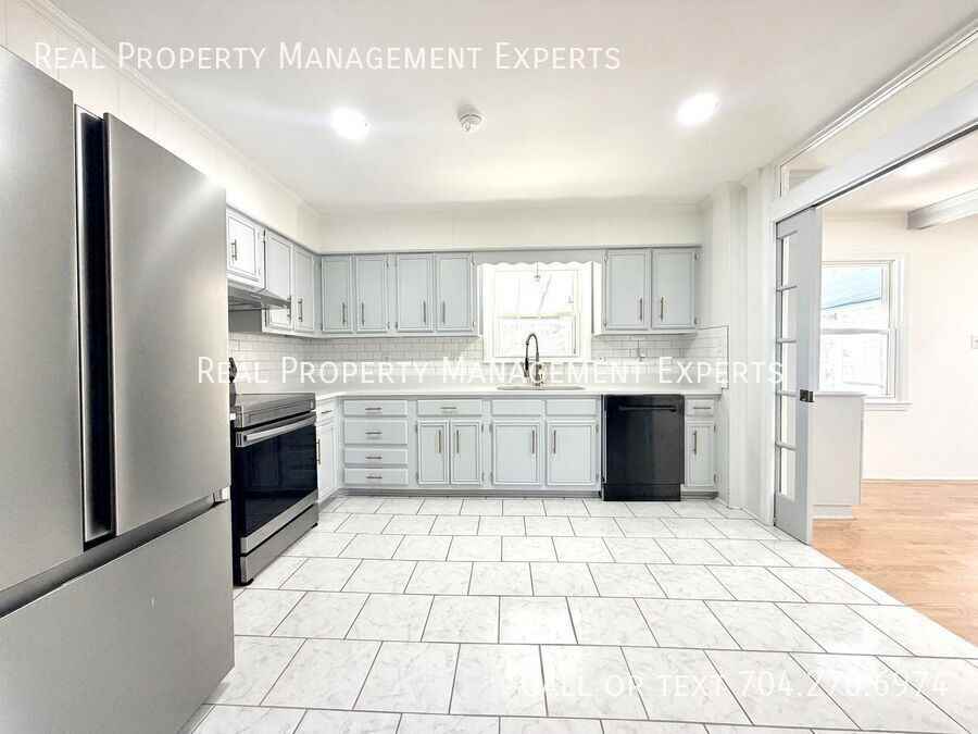 10109 Windrift Rd - Photo 5 of 21