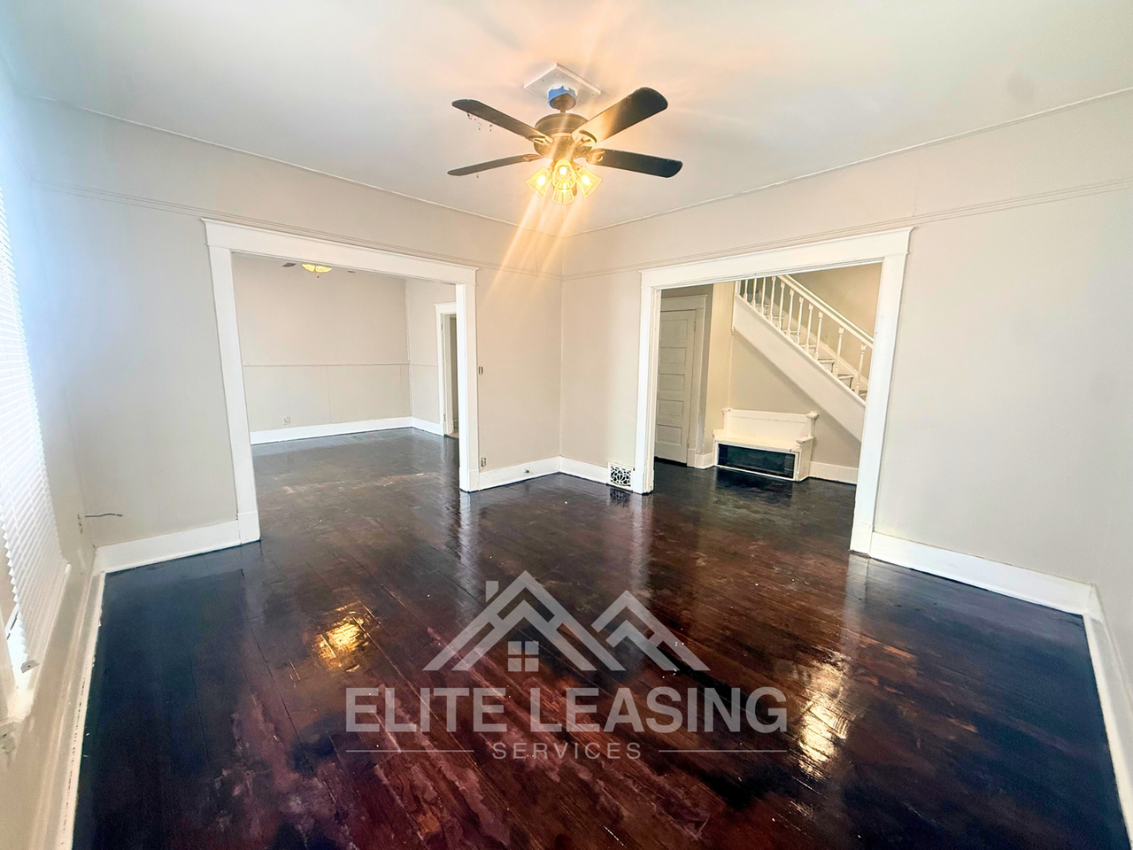 435 Sw Western Ave - Photo 2 of 9