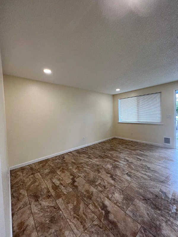 7428 S Puget Sound Ave #A - Photo 2 of 6