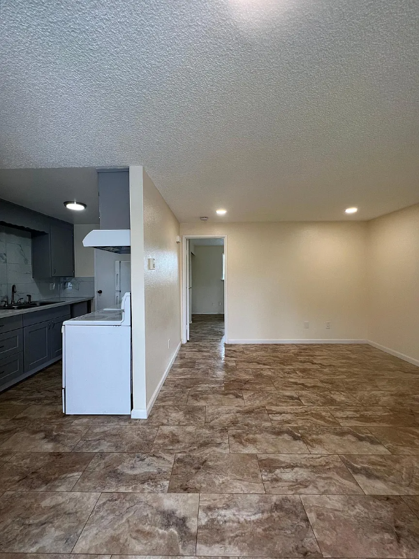 7428 S Puget Sound Ave #A - Photo 3 of 6