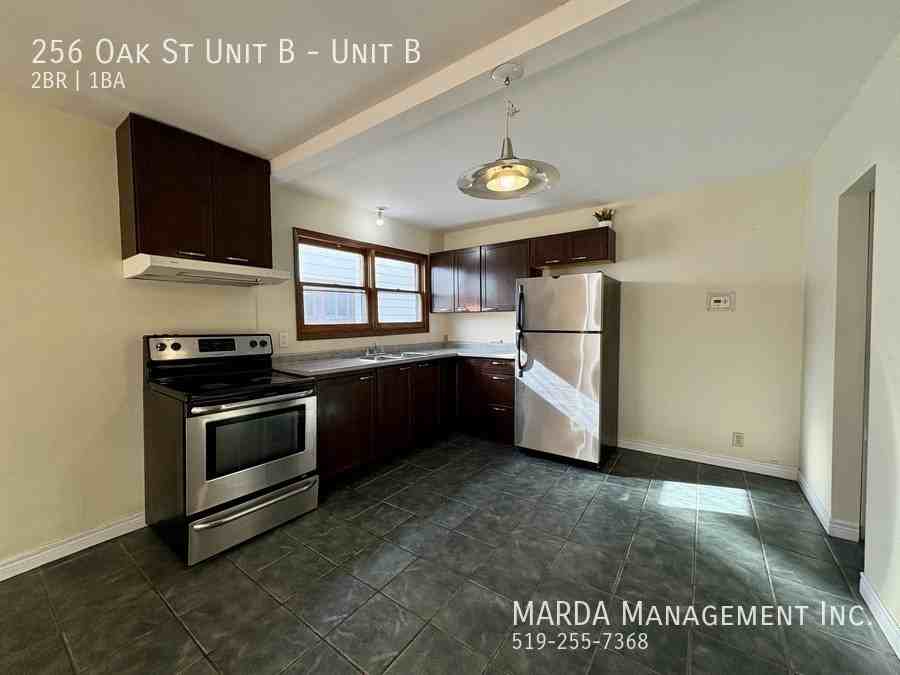 256 Oak St Unit B #B - Photo 7 of 25