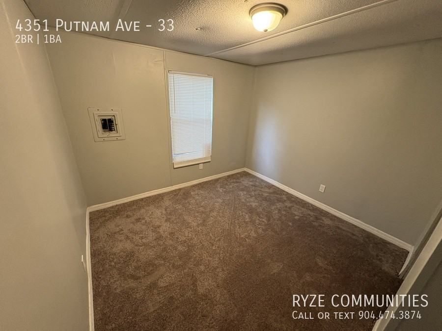 4351 Putnam Ave #33 - Photo 5 of 6