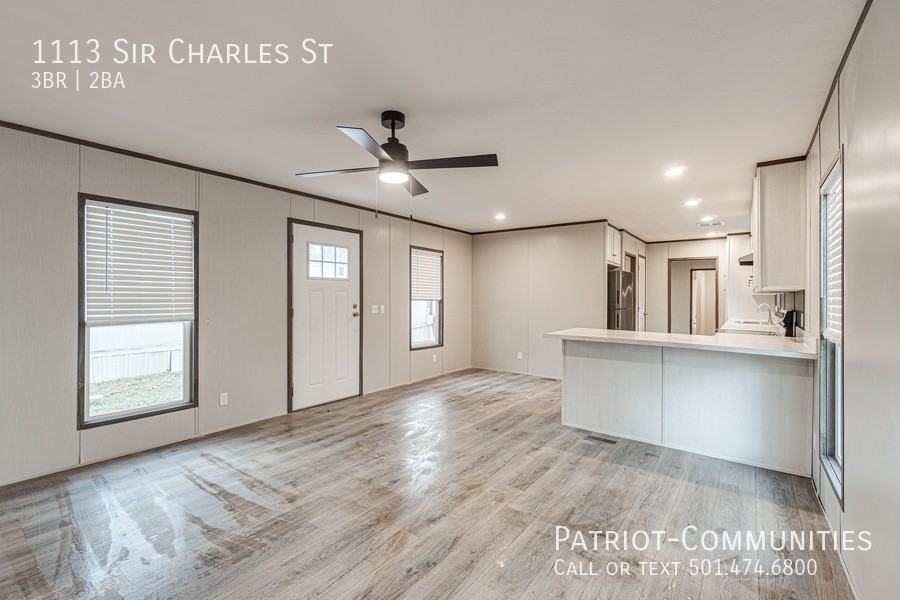 1113 Sir Charles St - Photo 3 of 22