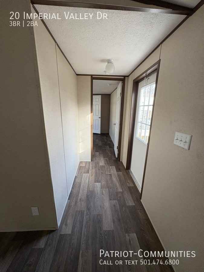 20 Imperial Valley Dr - Photo 3 of 11