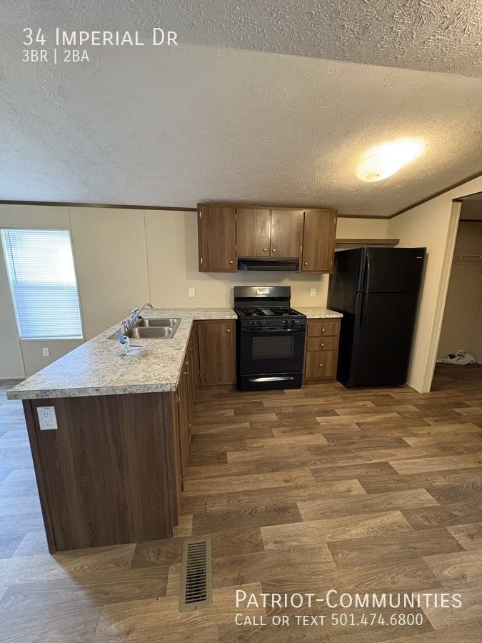 34 Imperial Dr - Photo 6 of 12